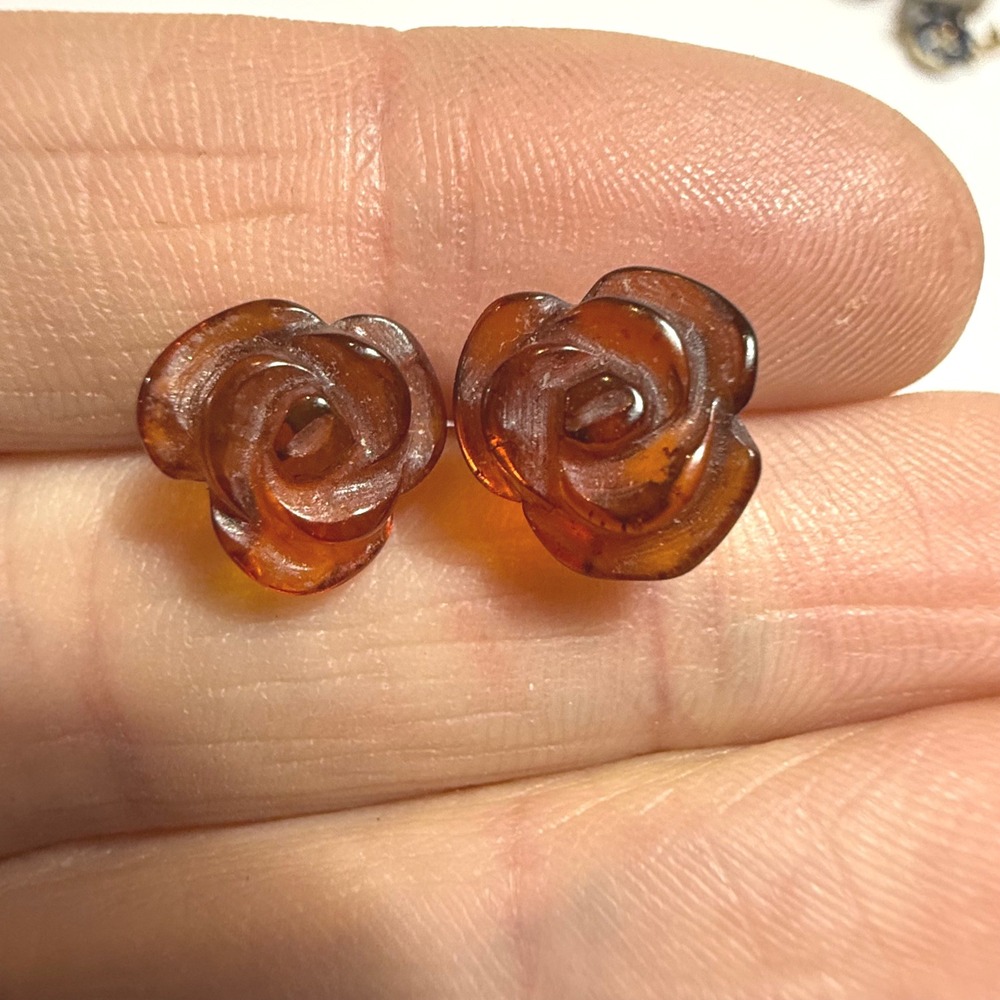 Vintage Carved Amber Rose Stud Earrings Cognac Brown Floral Post Jewelry